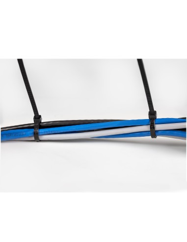 StarTech.com Bridas de 20cm para cables - 4 mm de ancho, 55 mm de diámetro, soportan 22 kg de tensión, de nylon, cierre