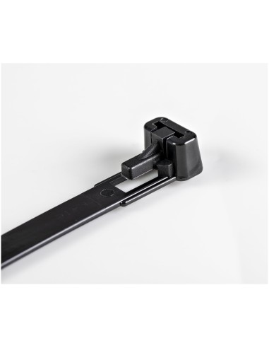 StarTech.com Bridas reutilizables de 15cm para cables - 7 mm de ancho, 35 mm de diámetro, soportan 22 kg de tensión, de nylon,