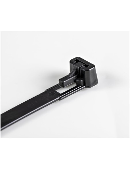 StarTech.com Bridas reutilizables de 15cm para cables - 7 mm de ancho, 35 mm de diámetro, soportan 22 kg de tensión, de nylon,