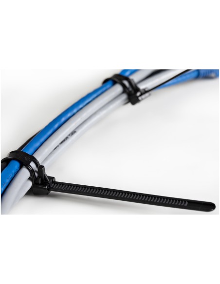 StarTech.com Bridas reutilizables de 15cm para cables - 7 mm de ancho, 35 mm de diámetro, soportan 22 kg de tensión, de nylon,