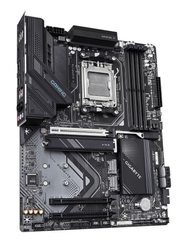 GIGABYTE X870 GAMING WIFI6 Placa Base - Compatible con CPUs AMD Ryzen 9000, 8+2+2 fases VRM, hasta 8000MHz DDR5 (OC), 1xPCIe