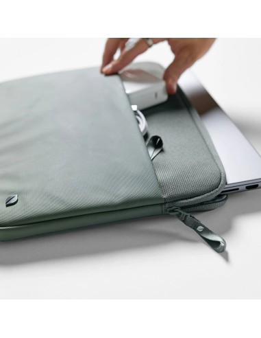 Incase ARC Funda para con ReSpun 100 % poliéster reciclado para portátil de 16 pulgadas (M1-M4, 2021-2024)