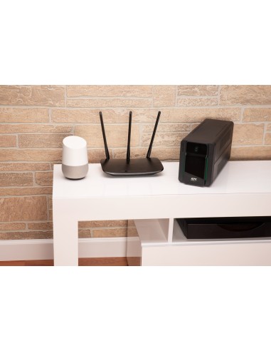 APC Easy UPS sistema de alimentación ininterrumpida (UPS) Línea interactiva 0,9 kVA 480 W 4 salidas AC