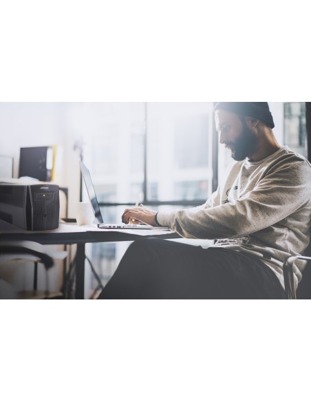 Gembird EG-UPS-B650 sistema de alimentación ininterrumpida (UPS) Línea interactiva 0,65 kVA 390 W